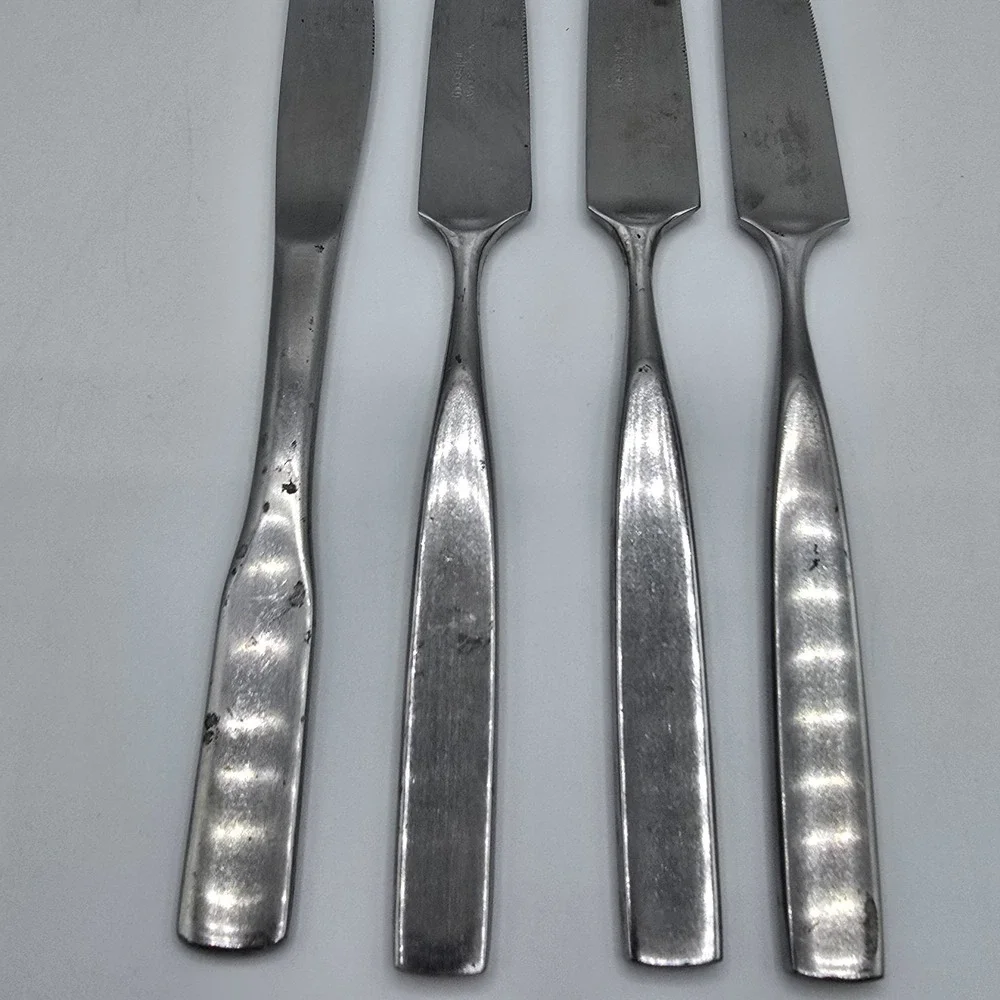 SET OF‎ 4 THE CELLAR & Other STAINLESS STEEL  DINNER PLACE Butter KNIVES JAPAN
